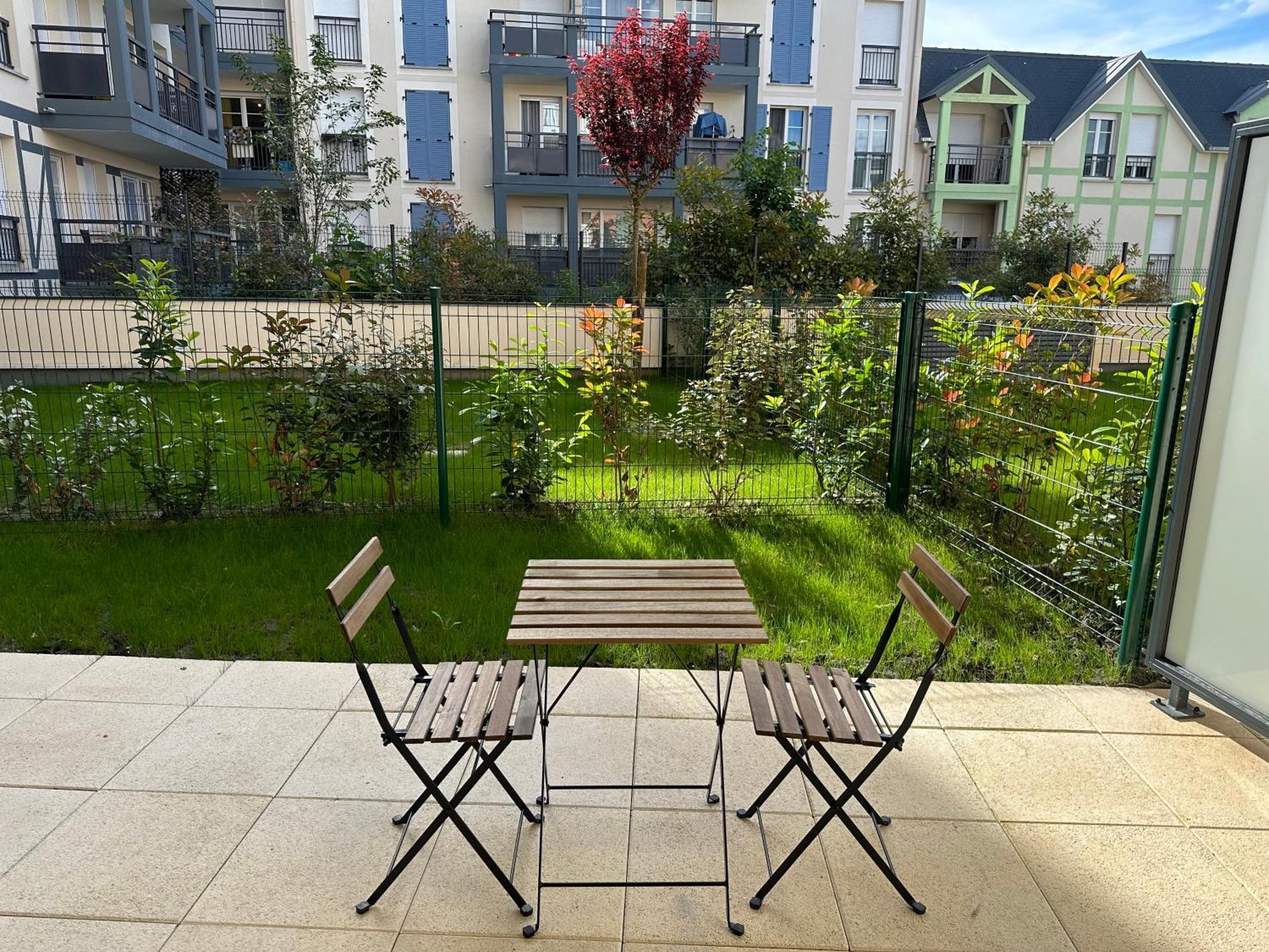 Appartement 2 Pieces Neuf Avec Sont Jardin Prive 弗朗孔维勒 外观 照片